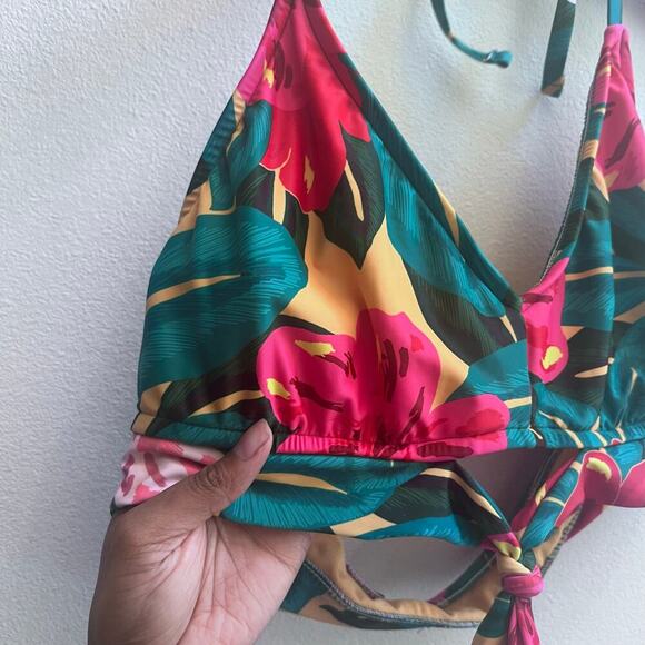 Kona Sol Women's Floral Green Tie-Front Halter Bralette Bikini Top Size Large - Picture 3 of 6